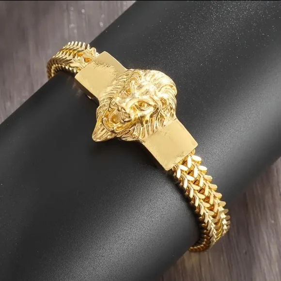 MEN'S GOLD LION STAINLESS STEEL BRACELET - Picture 2 of 4